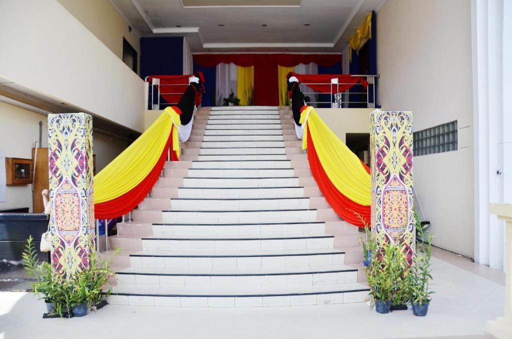 Hotel Tarakan Plaza Экстерьер фото