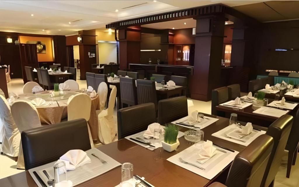 Hotel Tarakan Plaza Экстерьер фото