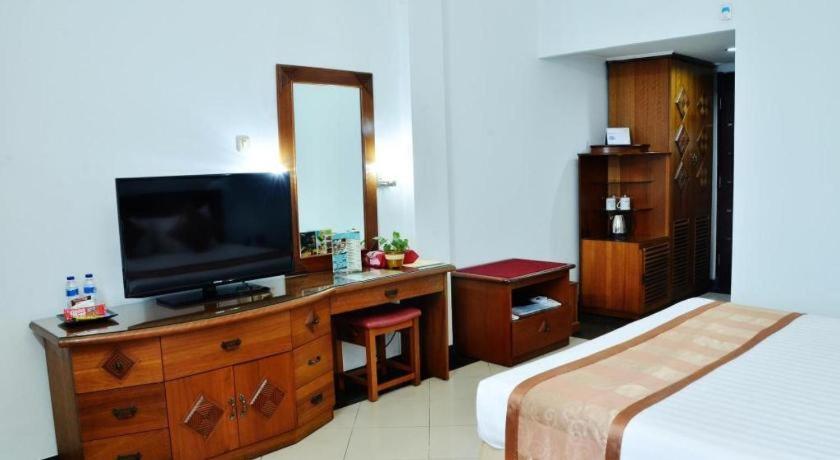Hotel Tarakan Plaza Экстерьер фото