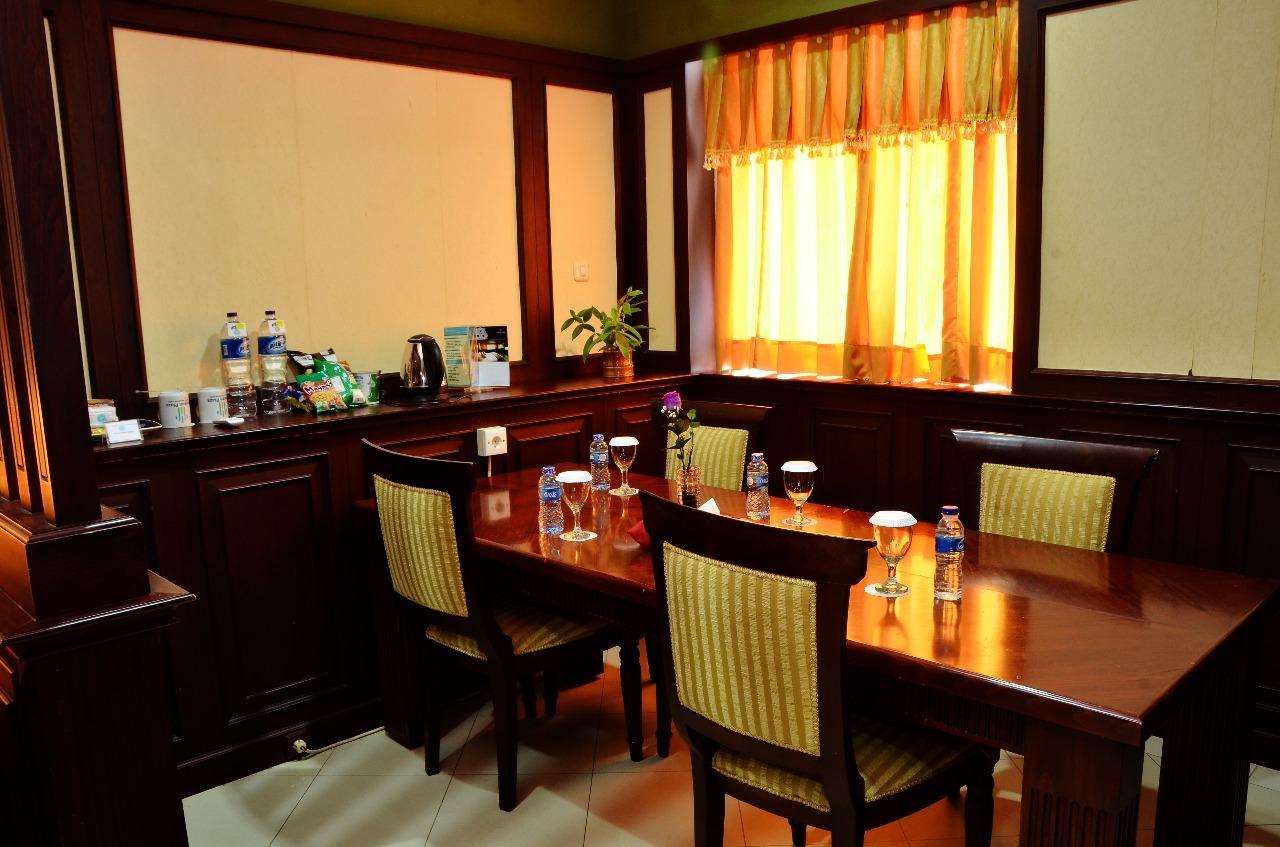 Hotel Tarakan Plaza Экстерьер фото